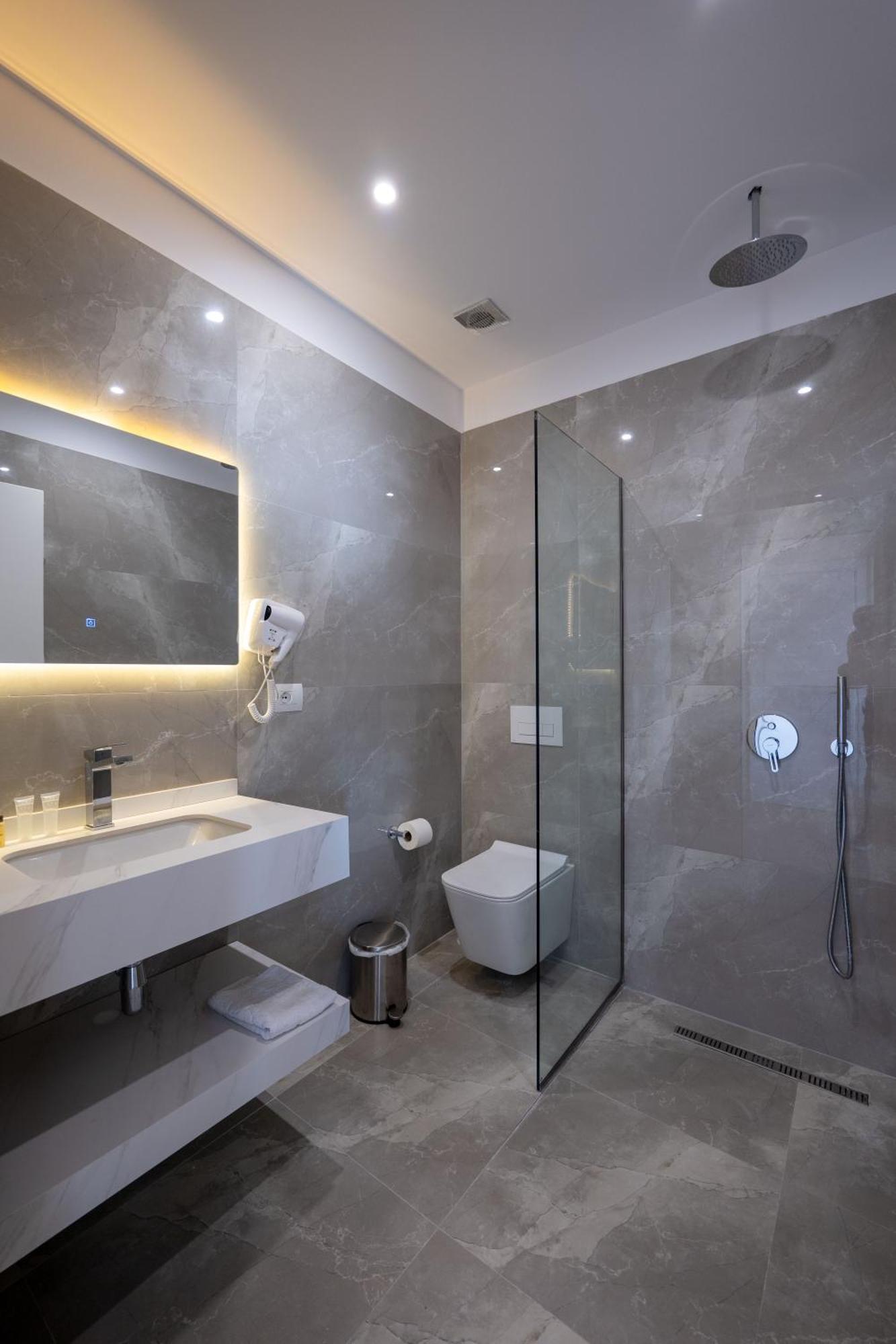 New Heaven Hotel Sarande Ngoại thất bức ảnh