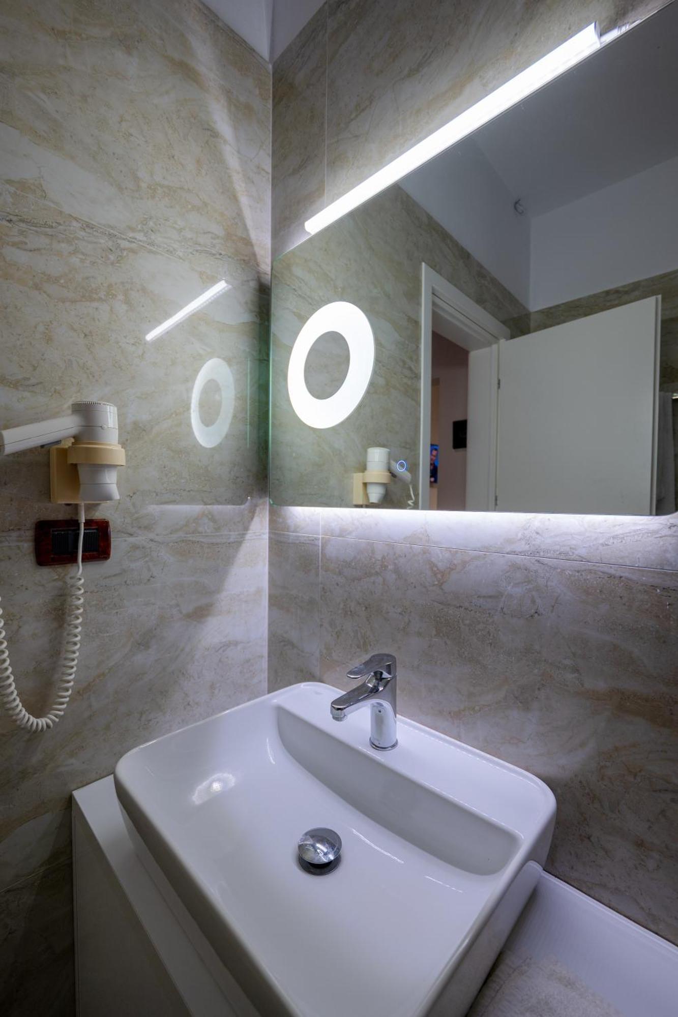 New Heaven Hotel Sarande Ngoại thất bức ảnh