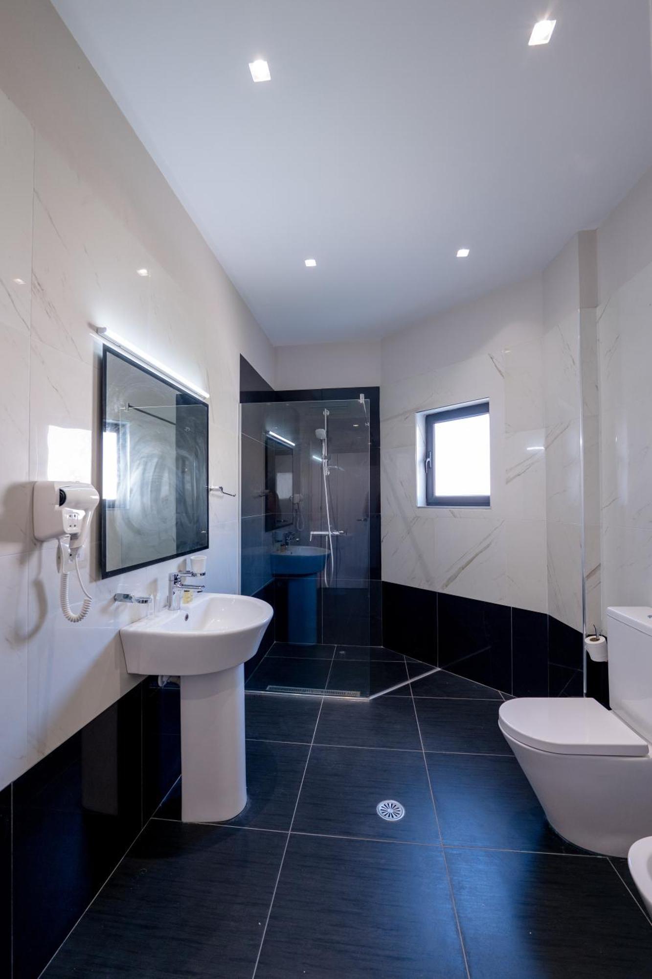 New Heaven Hotel Sarande Ngoại thất bức ảnh